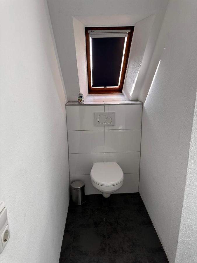 A&V Apartments Gemuetliche Rheinblick Wohnung Apt Daisy Duisburg Bagian luar foto